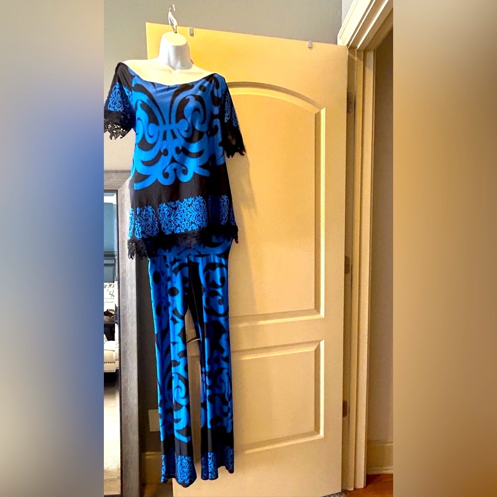 Evening pant suit
